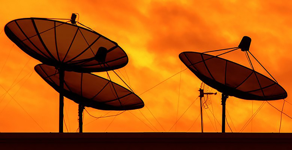 Satellite communication antennas